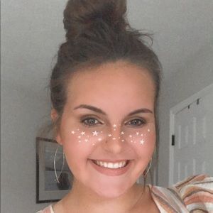 Meet your Posher, Cami